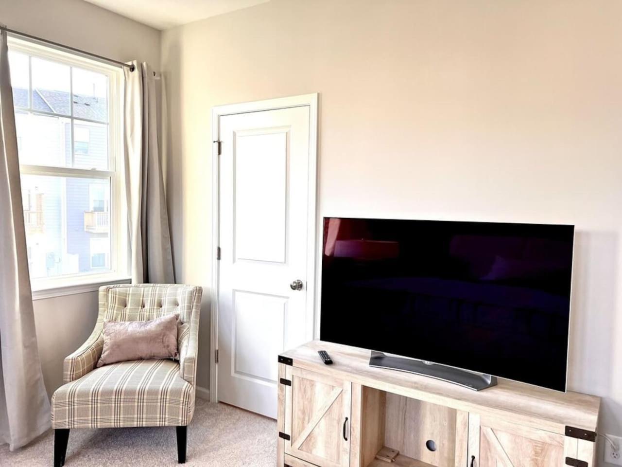 The Villas Buckingham 10 Mins To Rdu Airport Duke Downtown Durham Dış mekan fotoğraf