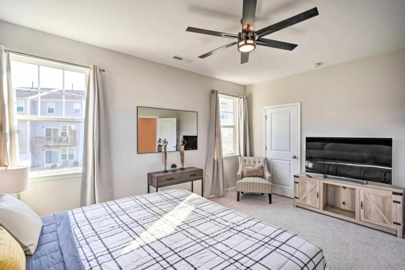 The Villas Buckingham 10 Mins To Rdu Airport Duke Downtown Durham Dış mekan fotoğraf