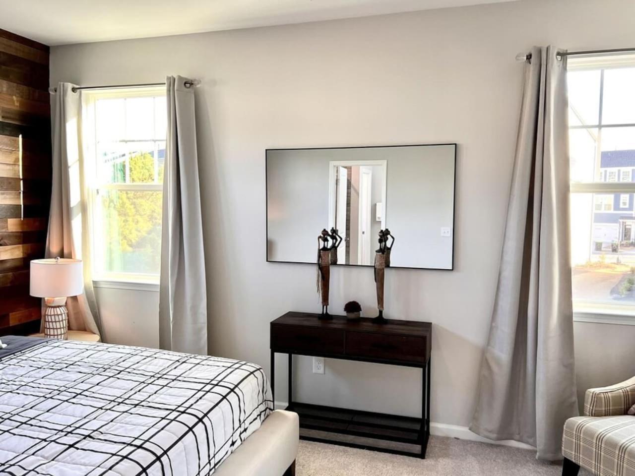 The Villas Buckingham 10 Mins To Rdu Airport Duke Downtown Durham Dış mekan fotoğraf